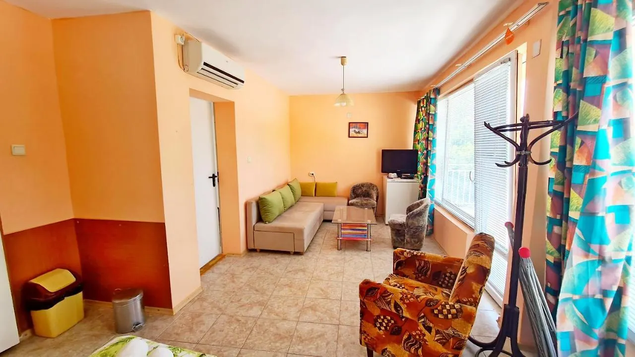 Jour Hоuse Apartment Varna 0*,
